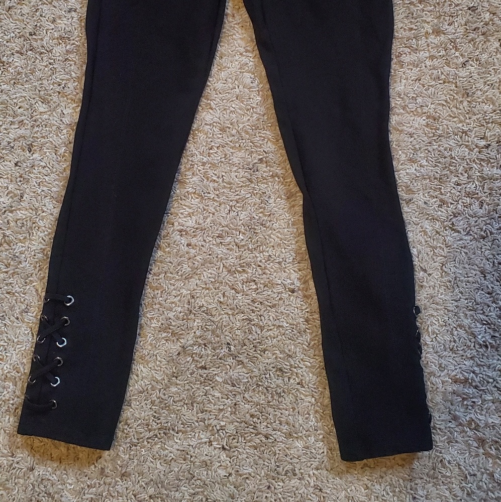 Skinny pants/ leggings?